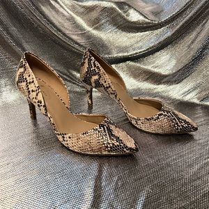 Woman’s Bandolino Faux Snakeskin Heels 👠 size 8M very gorgeous browns😎🐍